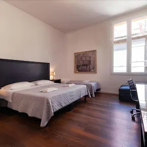 Parigi 3*, Bologna Italy